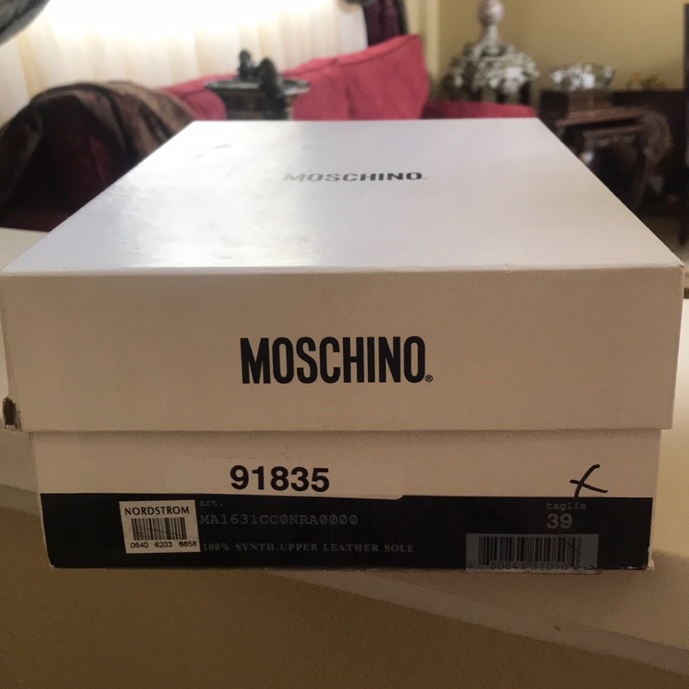 Ladies shoes